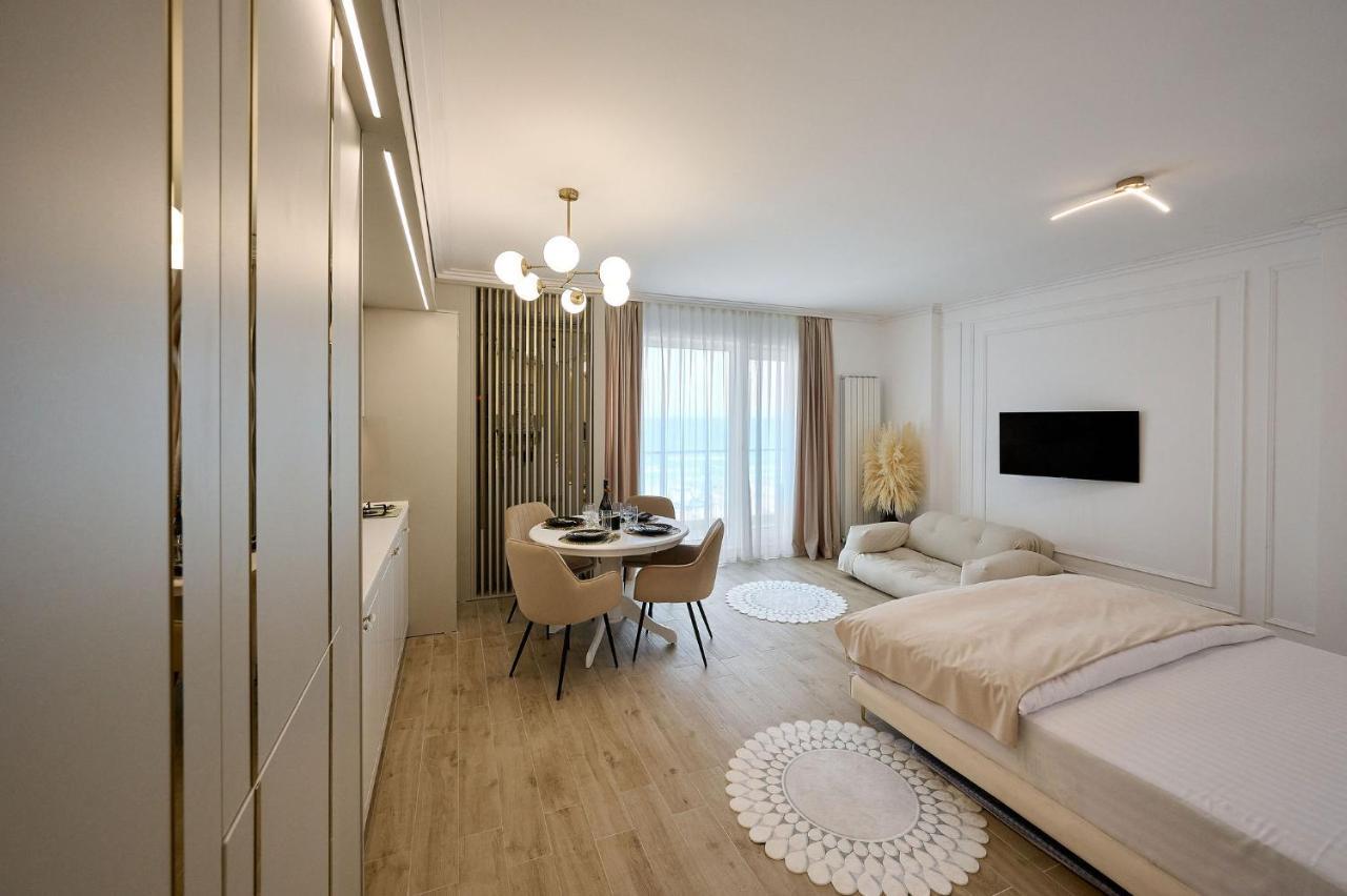 Seaview Luxury Studio In Infinity Beach Resort 마마이아 외부 사진