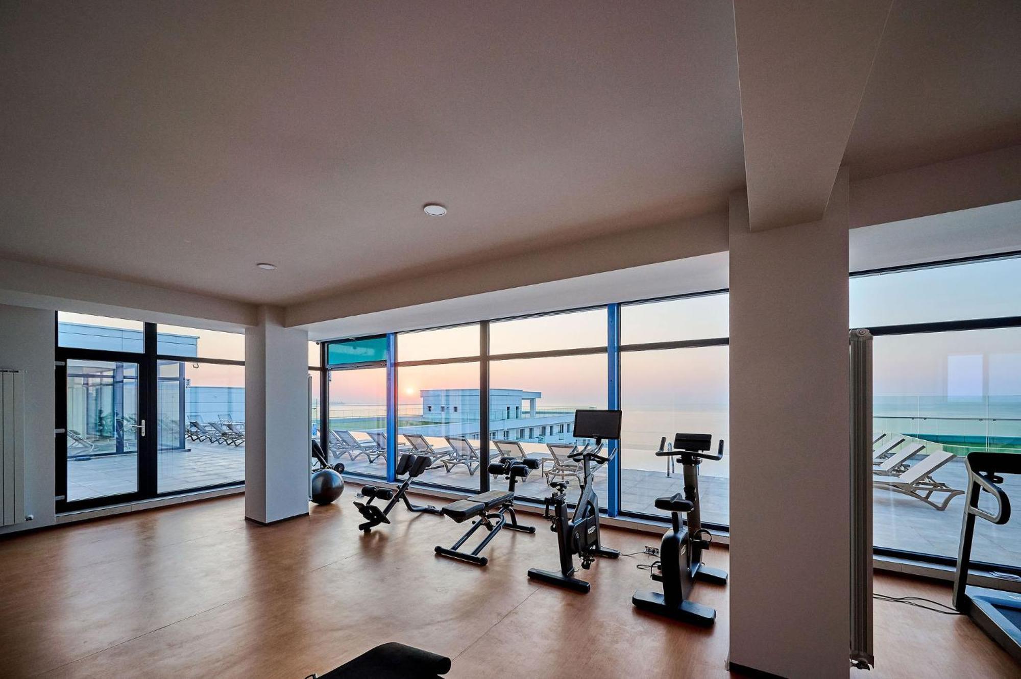Seaview Luxury Studio In Infinity Beach Resort 마마이아 외부 사진