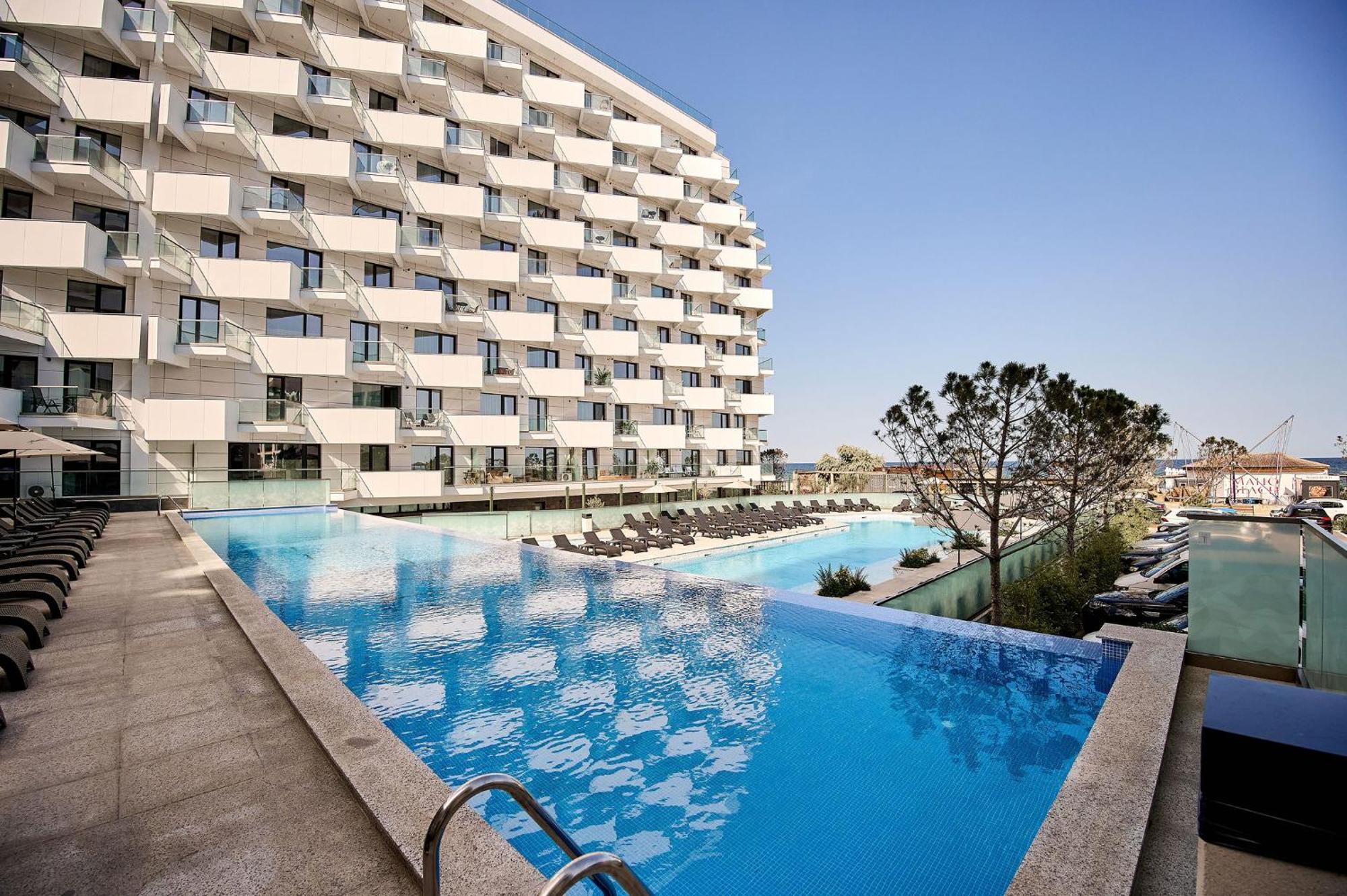 Seaview Luxury Studio In Infinity Beach Resort 마마이아 외부 사진